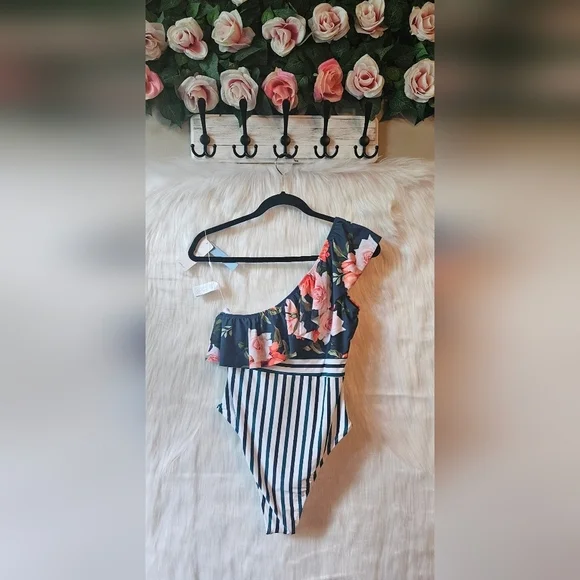 Cupshe Ellis Riviera Floral & Stripes Ruffled Asymmetrical Swimsuit - Picture 4 of 9